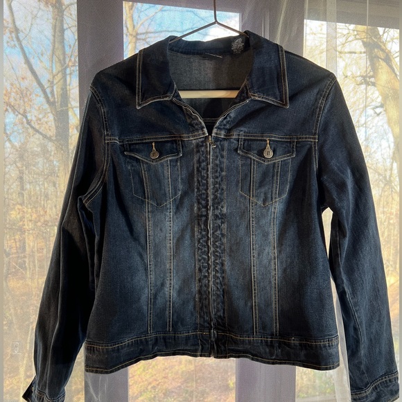 NY Jeans-New York & Co. cute distressed jeans jacket. Size L - Picture 2 of 9